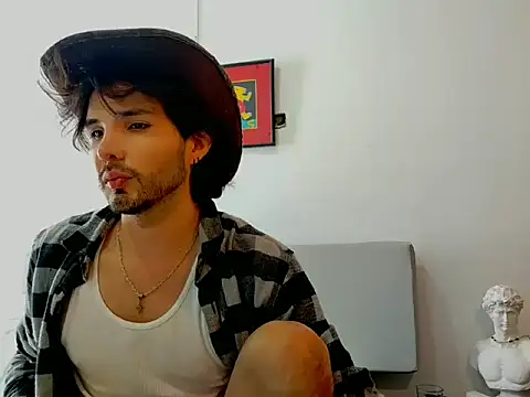 Snapshot of SAENNZ_01 chatting on October 2025 07:25:02 PM SAENNZ 01 online show from October 2025 07:25:02 PM