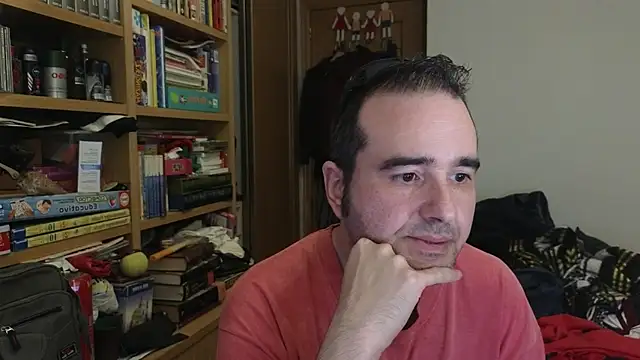 curiosillo83 online show from April 2026 05:04:01 PM