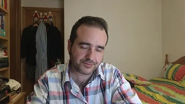 curiosillo83 online show from May 2026 04:44:01 PM