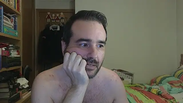 curiosillo83 online show from May 2026 06:09:01 PM