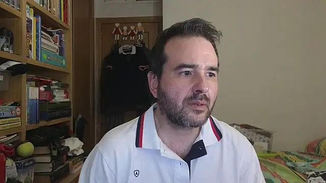 curiosillo83 online show from May 2026 04:56:02 PM