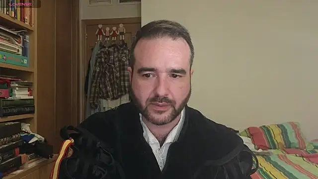 curiosillo83 online show from October 2025 11:39:01 PM