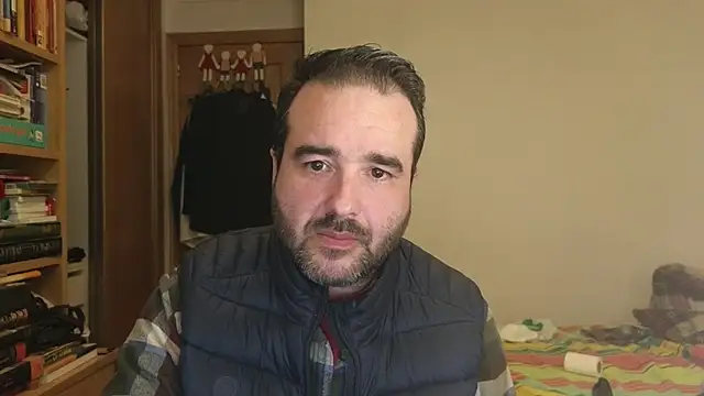 curiosillo83 online show from November 2025 03:45:02 PM