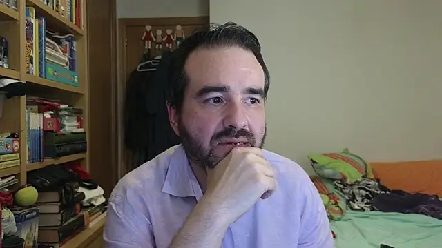 Snapshot of curiosillo83 chatting on July 2026 03:40:02 PM curiosillo83 online show from July 2026 03:40:02 PM