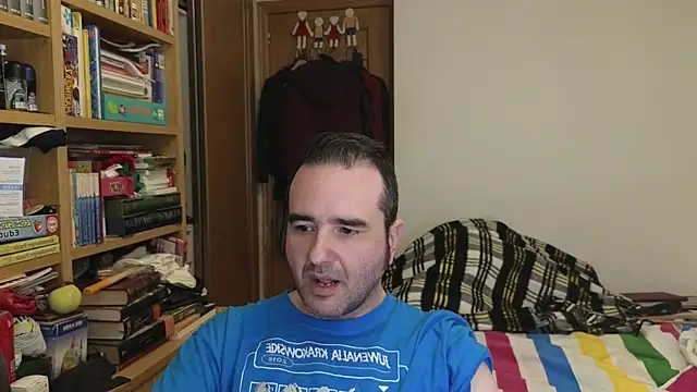 curiosillo83 online show from April 2026 09:54:02 AM