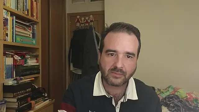 curiosillo83 online show from November 2025 09:30:01 PM