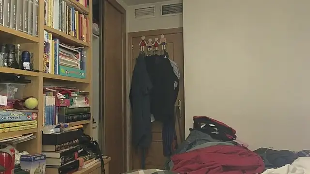 curiosillo83 online show from November 2025 08:20:02 PM