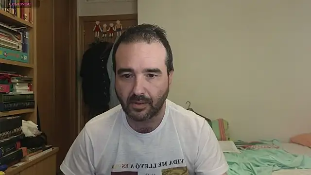 curiosillo83 online show from September 2025 03:12:02 PM