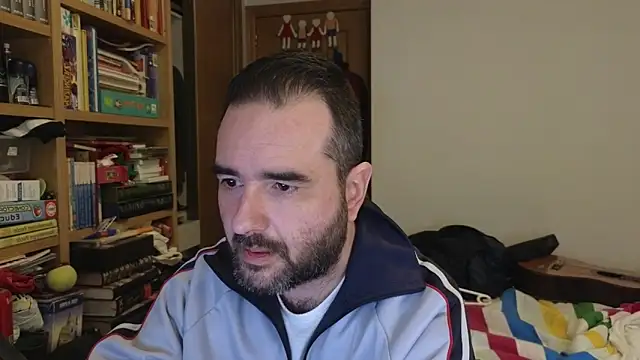 curiosillo83 online show from April 2026 12:45:02 PM