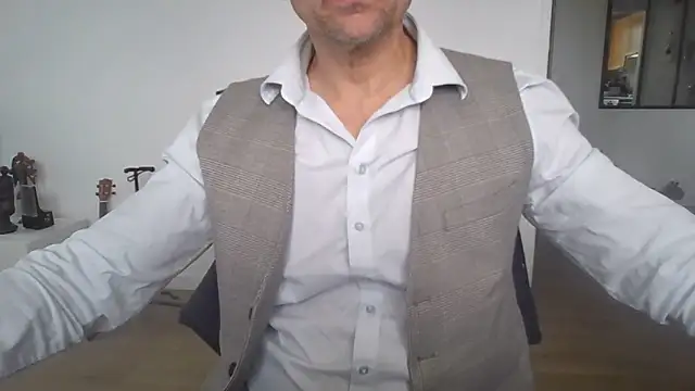 Snapshot of jouet75 chatting on May 2026 11:16:01 AM jouet75 online show from May 2026 11:16:01 AM