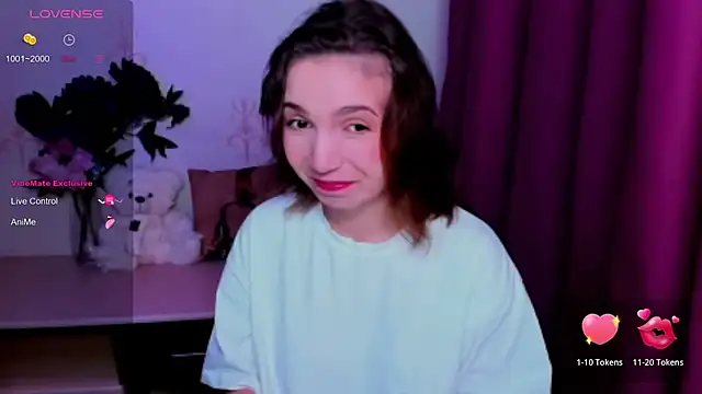KindHazelHere  online show from May 2026 12:39:02 AM