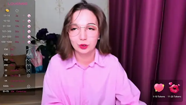 KindHazelHere  online show from March 2025 04:00:02 PM