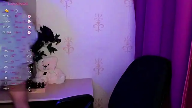 KindHazelHere  online show from February 2026 10:21:02 PM