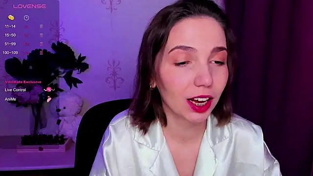 KindHazelHere  online show from February 2026 11:48:01 PM