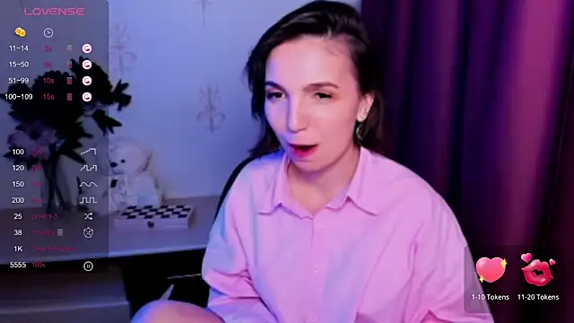 KindHazelHere  online show from November 2025 12:25:01 AM