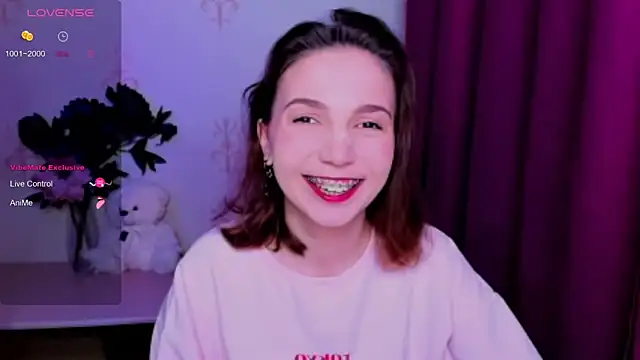 KindHazelHere  online show from May 2026 06:21:02 PM