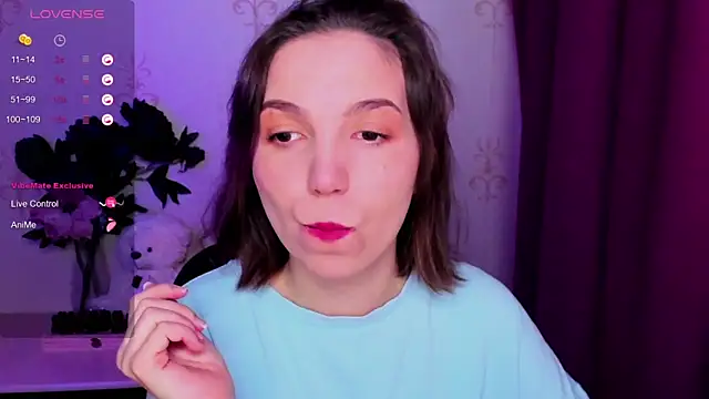 KindHazelHere  online show from February 2026 11:38:02 PM