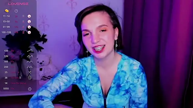 KindHazelHere  online show from November 2025 06:12:01 AM