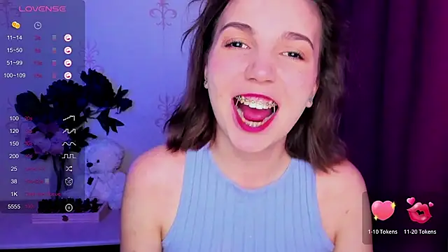 KindHazelHere  online show from February 2026 08:17:01 PM