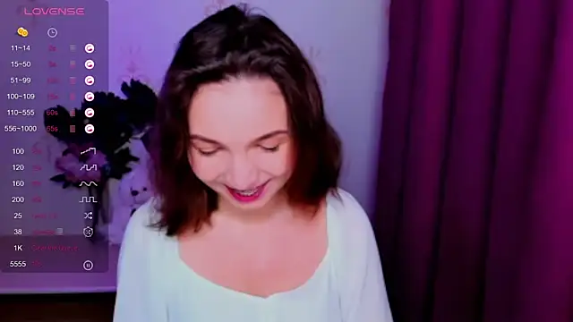 KindHazelHere  online show from May 2026 06:11:02 PM