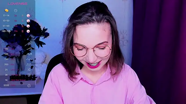 KindHazelHere  online show from March 2026 06:01:01 PM