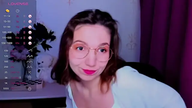 KindHazelHere  online show from April 2026 08:26:01 PM