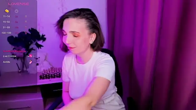 KindHazelHere  online show from December 2025 05:11:01 PM