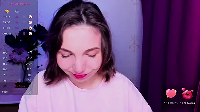 KindHazelHere  online show from February 2026 10:34:01 PM