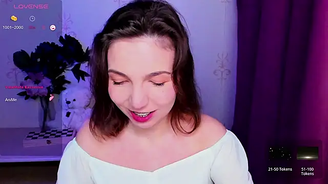 KindHazelHere  online show from April 2026 11:19:01 PM