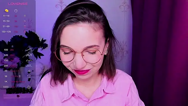 KindHazelHere  online show from February 2026 11:48:01 PM