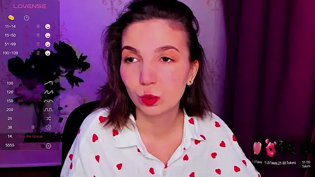 KindHazelHere  online show from February 2026 11:27:02 PM