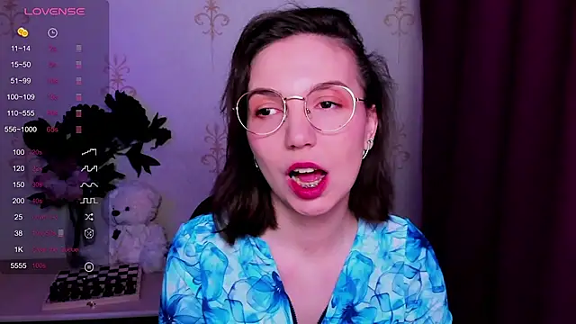 KindHazelHere  online show from March 2026 11:50:01 PM