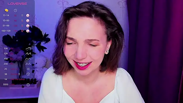 KindHazelHere  online show from February 2026 10:33:02 PM