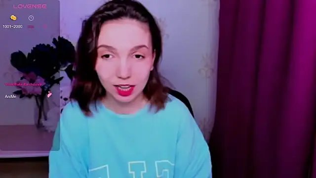 KindHazelHere  online show from May 2026 01:14:02 AM