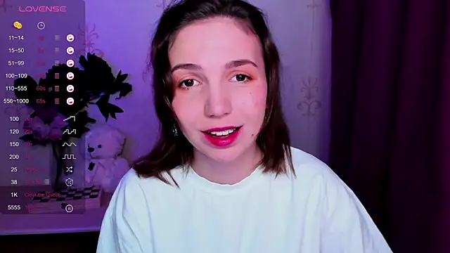 KindHazelHere  online show from April 2026 12:12:02 AM