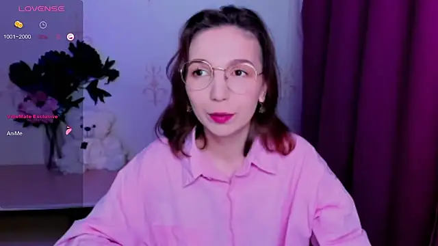 KindHazelHere  online show from May 2026 09:20:02 PM