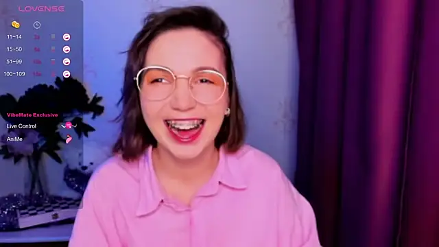 KindHazelHere  online show from December 2025 09:15:02 PM