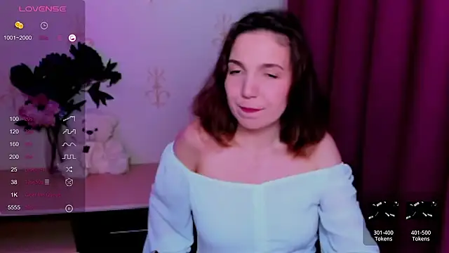 KindHazelHere  online show from May 2026 01:59:03 AM