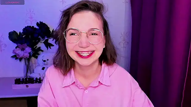 KindHazelHere  online show from February 2026 07:36:01 PM