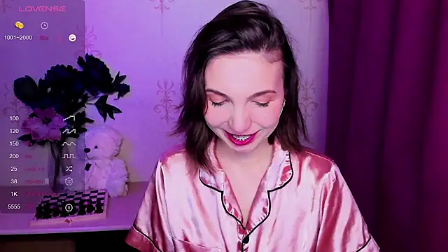 KindHazelHere  online show from March 2026 10:43:01 PM