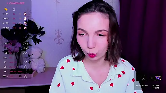 KindHazelHere  online show from March 2026 10:26:02 PM