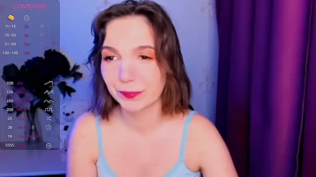 KindHazelHere  online show from January 2026 11:22:02 PM