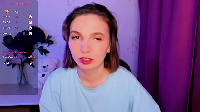 KindHazelHere  online show from January 2026 12:04:01 AM