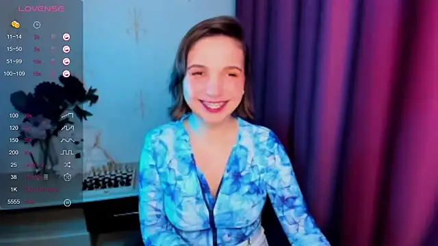 KindHazelHere  online show from December 2025 12:23:01 AM