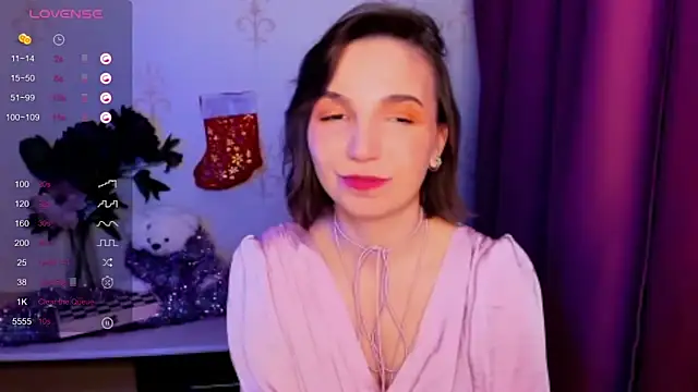 KindHazelHere  online show from December 2025 04:31:01 PM