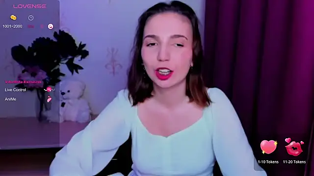 KindHazelHere  online show from May 2026 12:47:01 AM