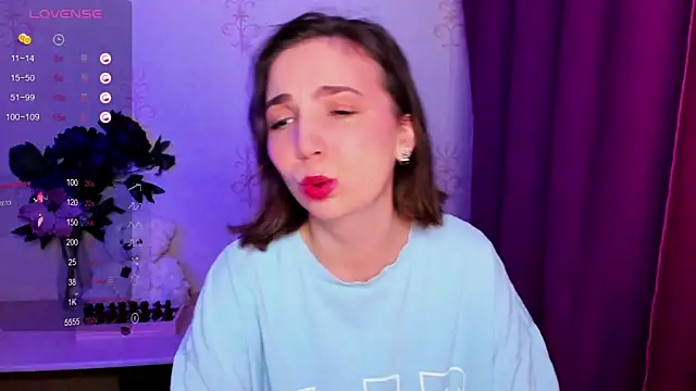 KindHazelHere  online show from January 2026 08:18:02 PM