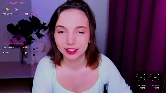 KindHazelHere  online show from May 2026 10:46:01 PM