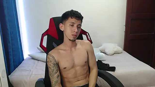 Snapshot of stevenSEX123 chatting on March 2025 04:47:02 AM stevenSEX123 online show from March 2025 04:47:02 AM