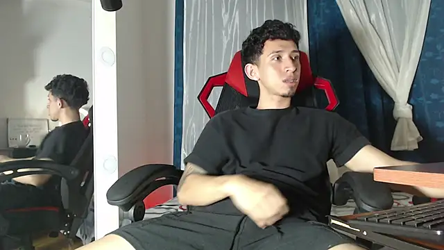 Snapshot of stevenSEX123 chatting on November 2025 05:13:01 AM stevenSEX123 online show from November 2025 05:13:01 AM